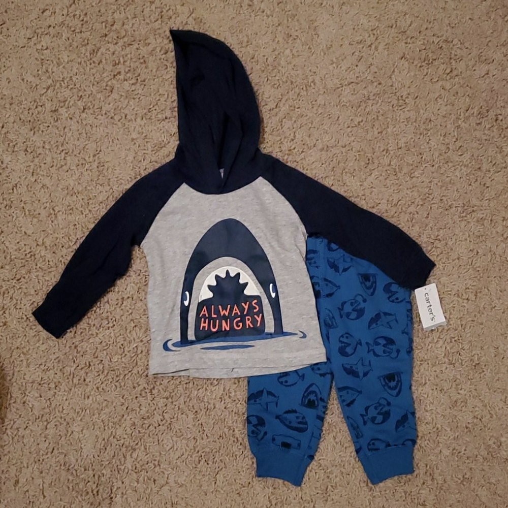 Carters 2pc shark set. 6m